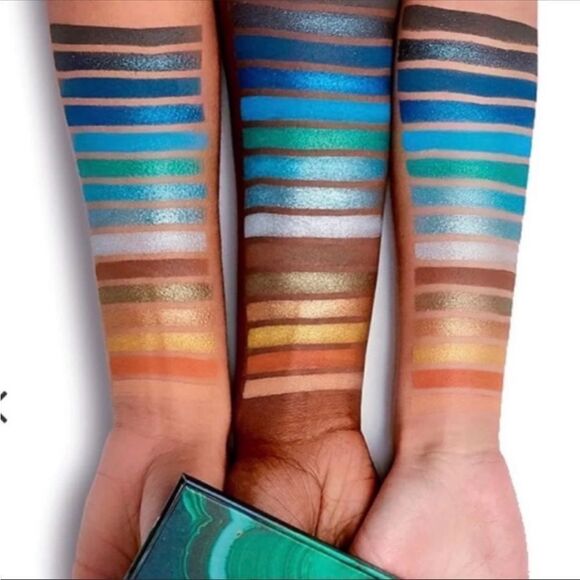 Hipdot “Cenote” Eyeshadow Palette, NWT - Picture 2 of 9